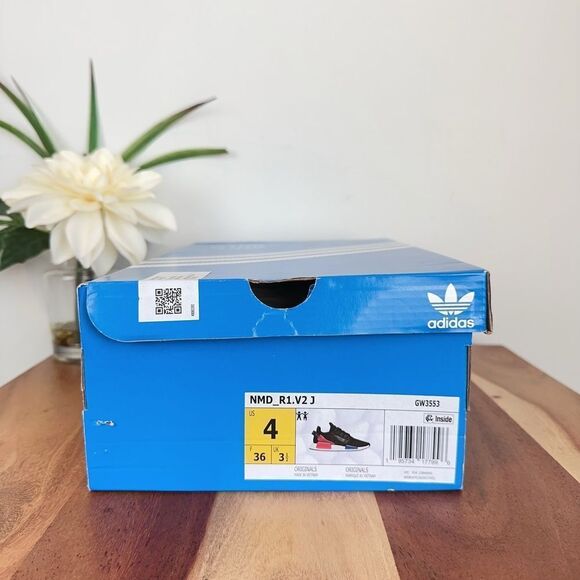 New Adidas NMD R1 V2 Junior Casual Sneakers Size US4/UK3.5/EU36‎ - Picture 7 of 7
